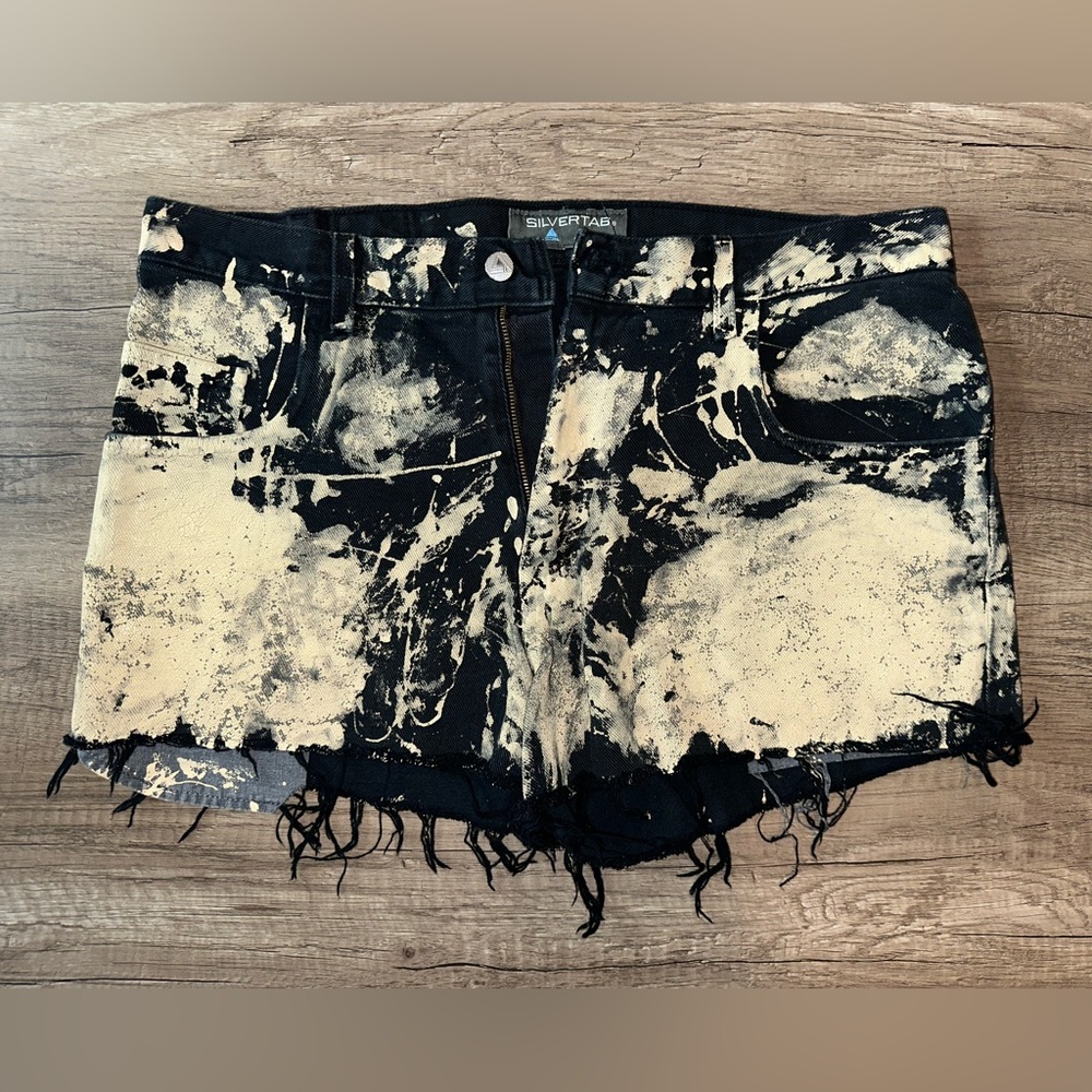 NWNT | Levi Paint Jean Shorts | W34 | Black and Cream